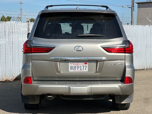 Used 2021 Lexus LX 570 4WD w/ Luxury Package image 4