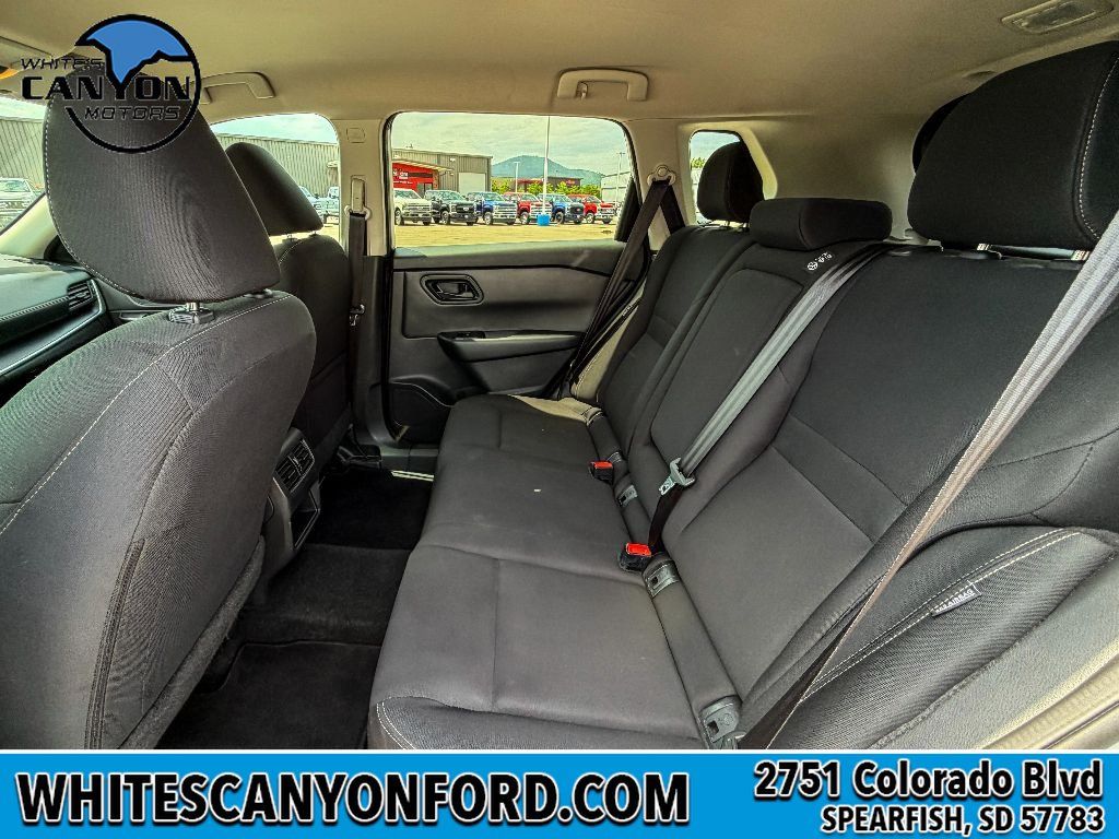 Used 2024 Nissan Rogue S AWD/4WD image 8
