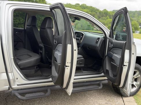 Used 2018 Chevrolet Colorado Z71 AWD/4WD image 29