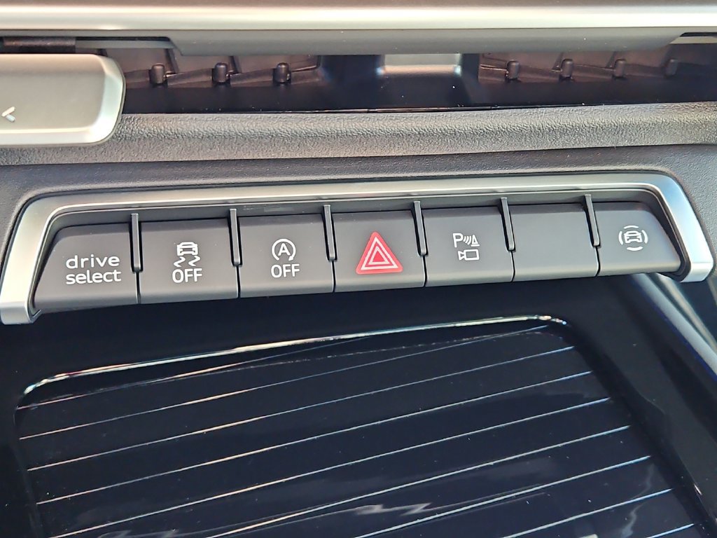 New 2026 Audi Q3 quattro 2.0T AWD/4WD image 11