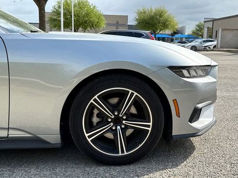 Used 2024 Ford Mustang Premium image 4