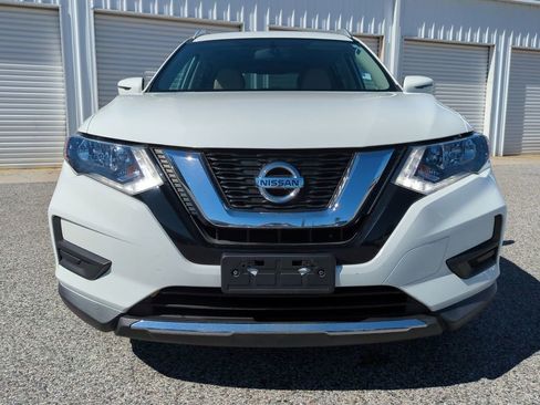 Used 2017 Nissan Rogue SV w/ SV Premium Package image 9