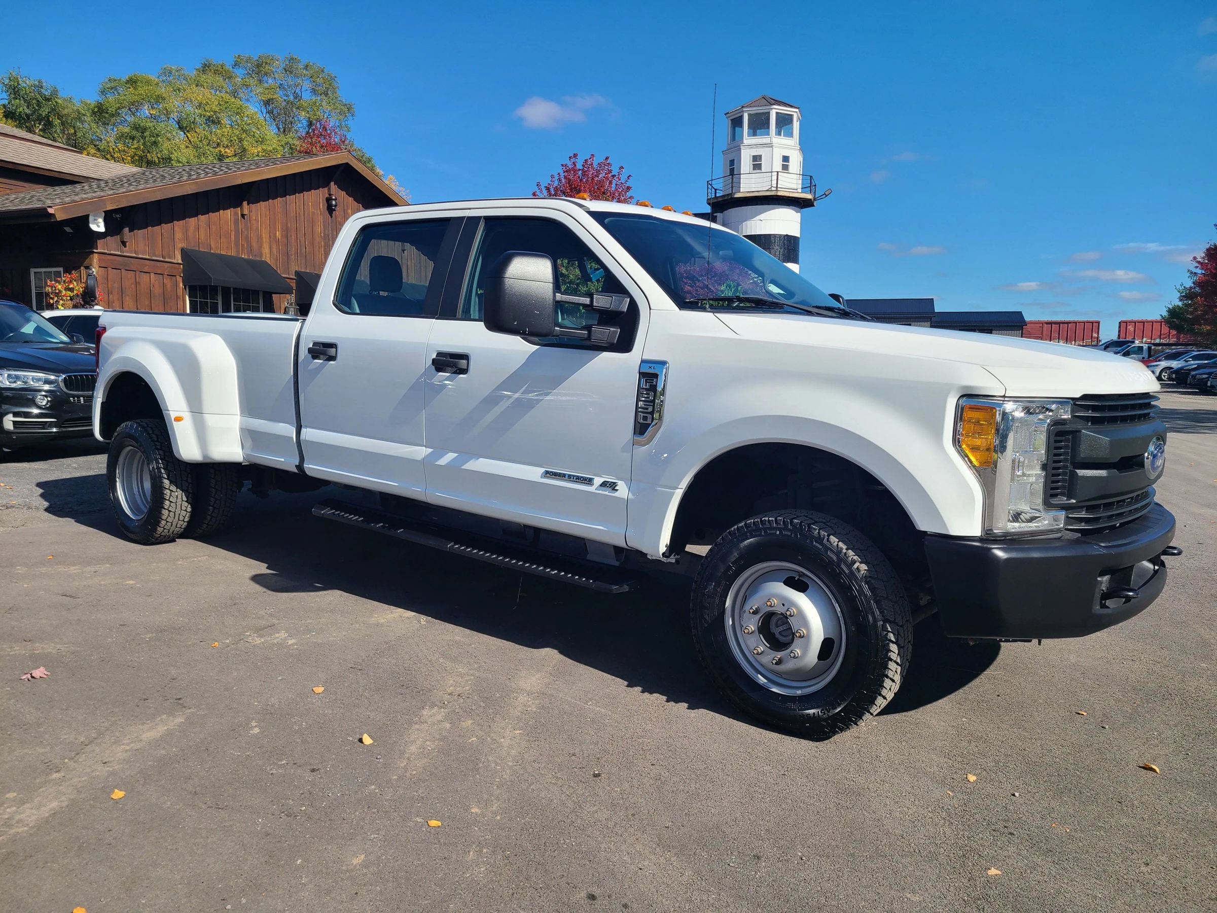 Used 2017 Ford F350 XL w/ Snow Plow/Camper Package AWD/4WD image 1