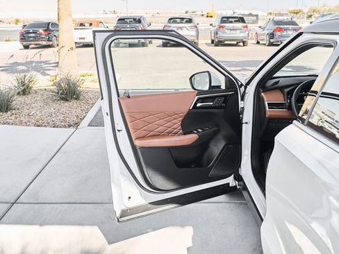 Used 2025 Mitsubishi Outlander SEL AWD/4WD image 15