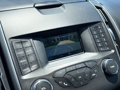Used 2018 Ford Edge SE FWD image 19