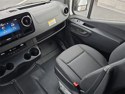 New 2025 Mercedes-Benz Sprinter 2500 image 21