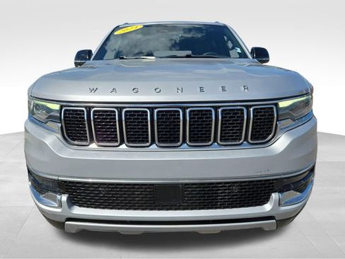 Used 2024 Jeep Wagoneer L Series II w/ Flexible Seating Group AWD/4WD image 5