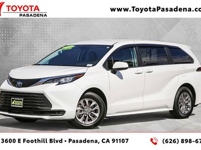 Used 2022 Toyota Sienna LE