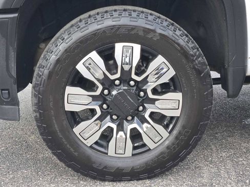 Certified 2025 GMC Sierra 2500 Denali image 13