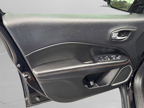 Used 2019 Jeep Compass Limited image 21