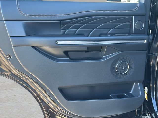 Used 2022 Ford Expedition Platinum AWD/4WD image 13