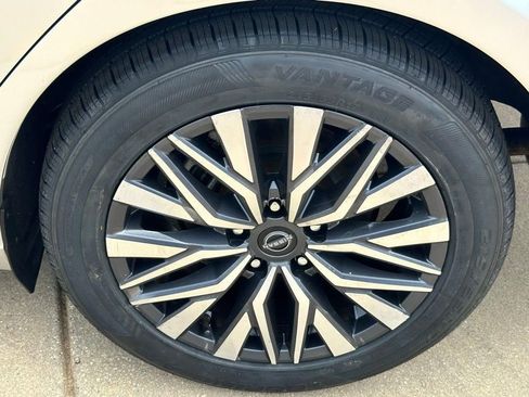 Used 2024 Nissan Altima 2.5 SV image 21