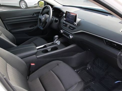 Certified 2025 Nissan Altima 2.5 S FWD image 25