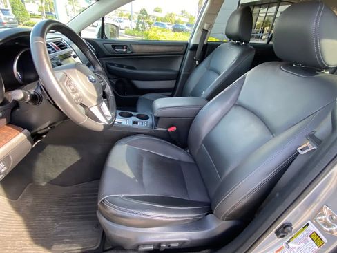 Used 2017 Subaru Outback 2.5i Limited image 5