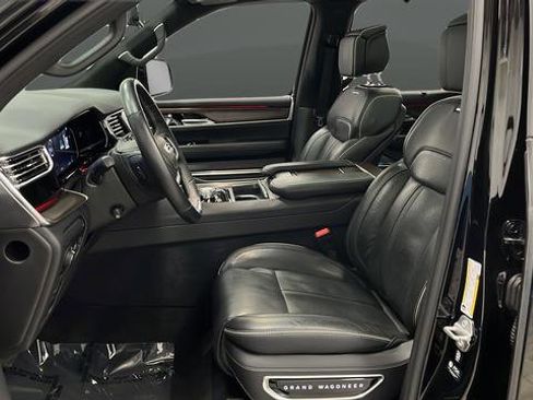 Used 2023 Jeep Grand Wagoneer Series II image 9