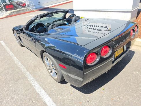 Used 1999 Chevrolet Corvette Convertible w/ Memory Pkg RWD image 3