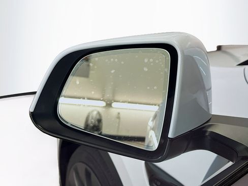 Used 2022 Tesla Model Y Performance AWD/4WD image 16