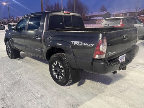 Used 2015 Toyota Tacoma PreRunner image 3