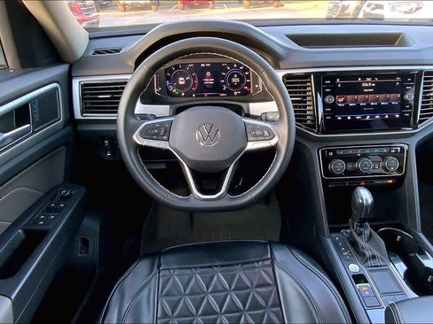 Used 2023 Volkswagen Atlas SE image 6