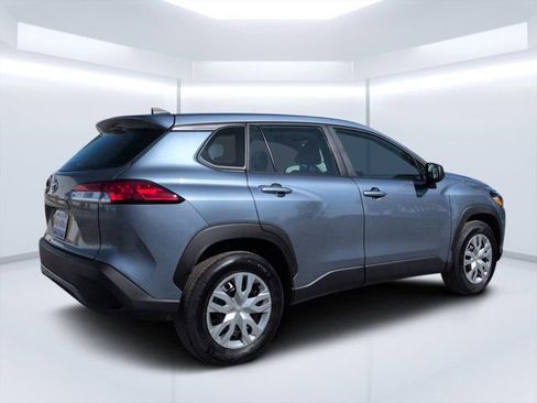 Used 2025 Toyota Corolla Cross L FWD image 3