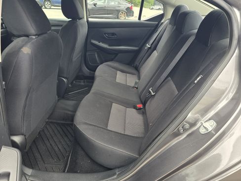 Used 2024 Nissan Sentra SV FWD image 11