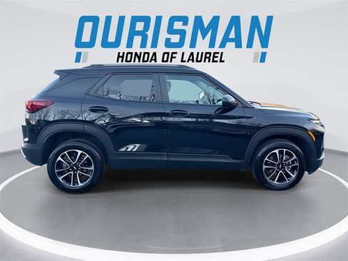 Used 2025 Chevrolet TrailBlazer LT image 9