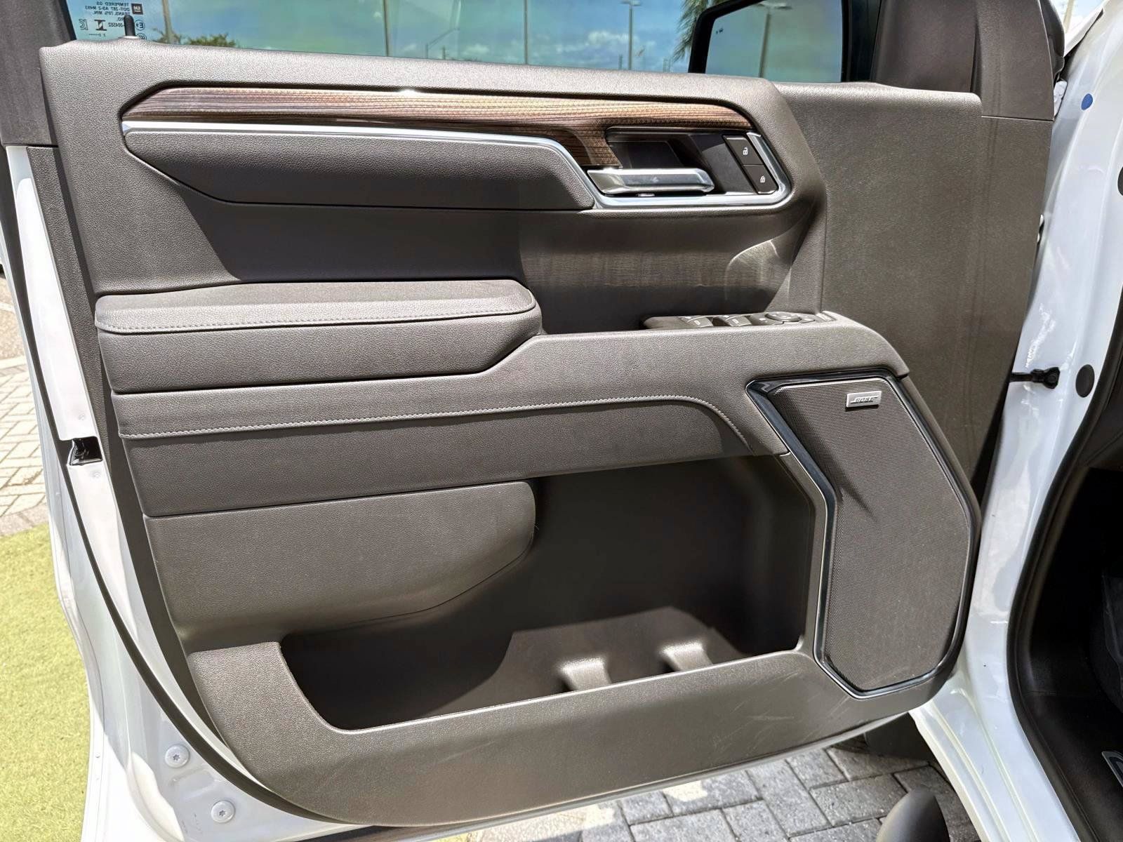 Used 2026 Chevrolet Silverado 1500 LT Trail Boss w/ LT Trail Boss Premium Package AWD/4WD image 17