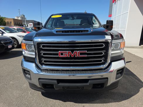 Used 2019 GMC Sierra 3500 4x4 Crew Cab w/ Sierra Convenience Package image 4
