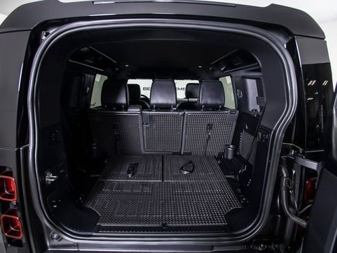 Used 2023 Land Rover Defender 110 S AWD/4WD image 7