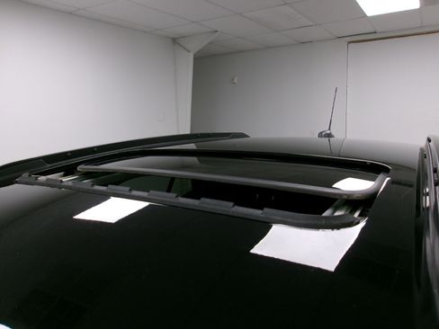 Certified 2024 Chevrolet Trax LT w/ Sunroof Package image 4