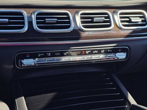 Used 2026 Mercedes-Benz GLS 450 4MATIC image 31