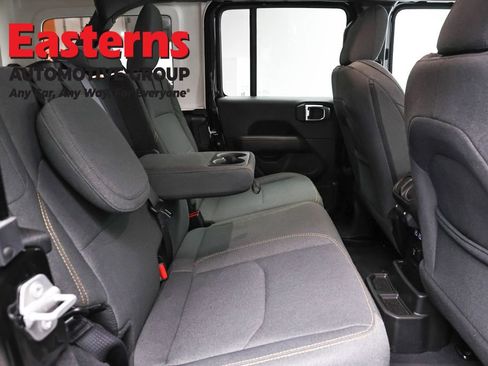 Used 2025 Jeep Wrangler Unlimited Sahara AWD/4WD image 23