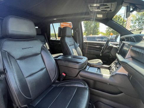 Used 2021 GMC Yukon Denali image 28