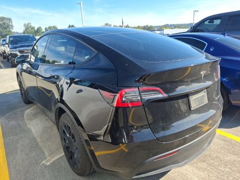 Used 2021 Tesla Model Y Long Range AWD/4WD image 6