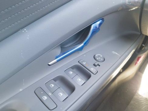 New 2026 Hyundai Elantra SE FWD image 30