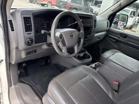 Used 2018 Nissan NV 2500 SV RWD image 21