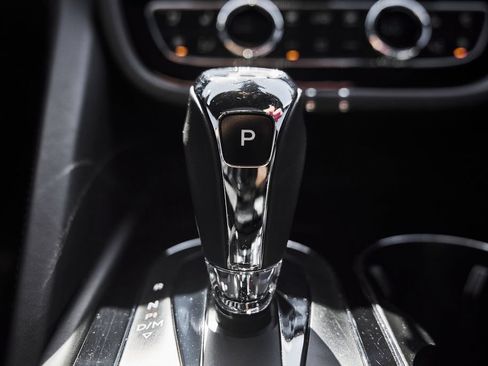 Used 2022 Bentley Bentayga AWD/4WD image 68