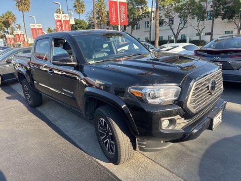 Used 2022 Toyota Tacoma TRD Sport image 2