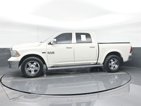 Used 2017 RAM 1500 Laramie w/ Convenience Group image 8