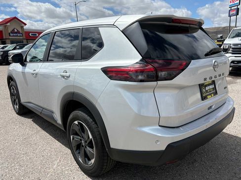 Used 2025 Nissan Rogue SV AWD/4WD image 7