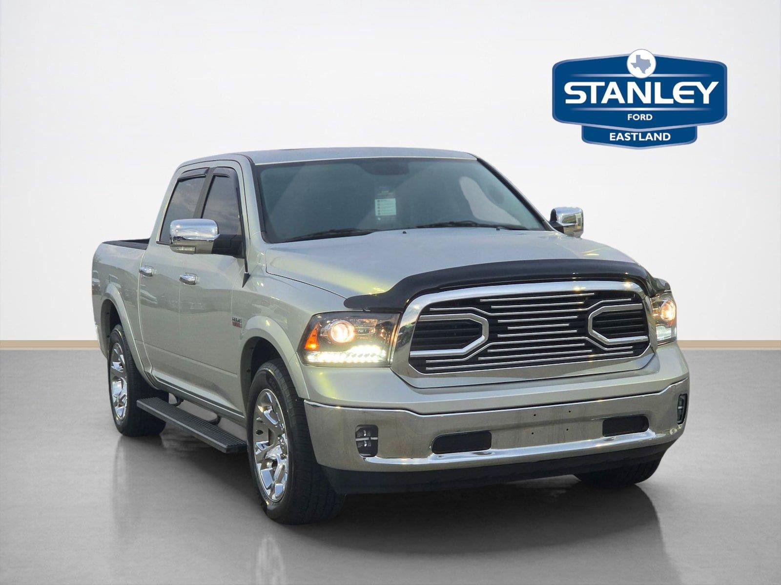 Used 2017 RAM 1500 Laramie AWD/4WD image 1