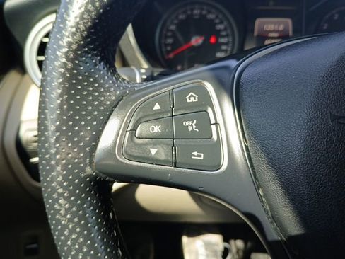 Used 2019 Mercedes-Benz GLC 300 image 25