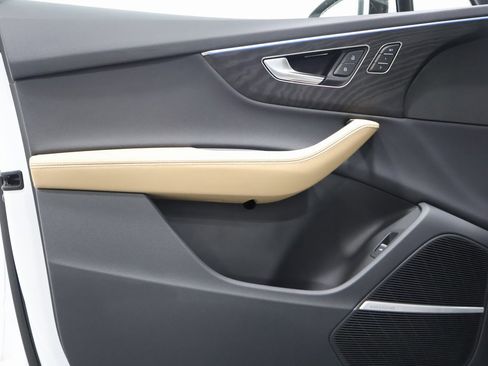 Used 2025 Audi Q7 3.0T Prestige image 12