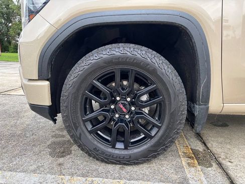Used 2023 GMC Sierra 1500 Elevation w/ X31 Off-Road Package AWD/4WD image 9