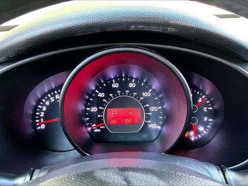 Used 2016 Kia Soul FWD image 25