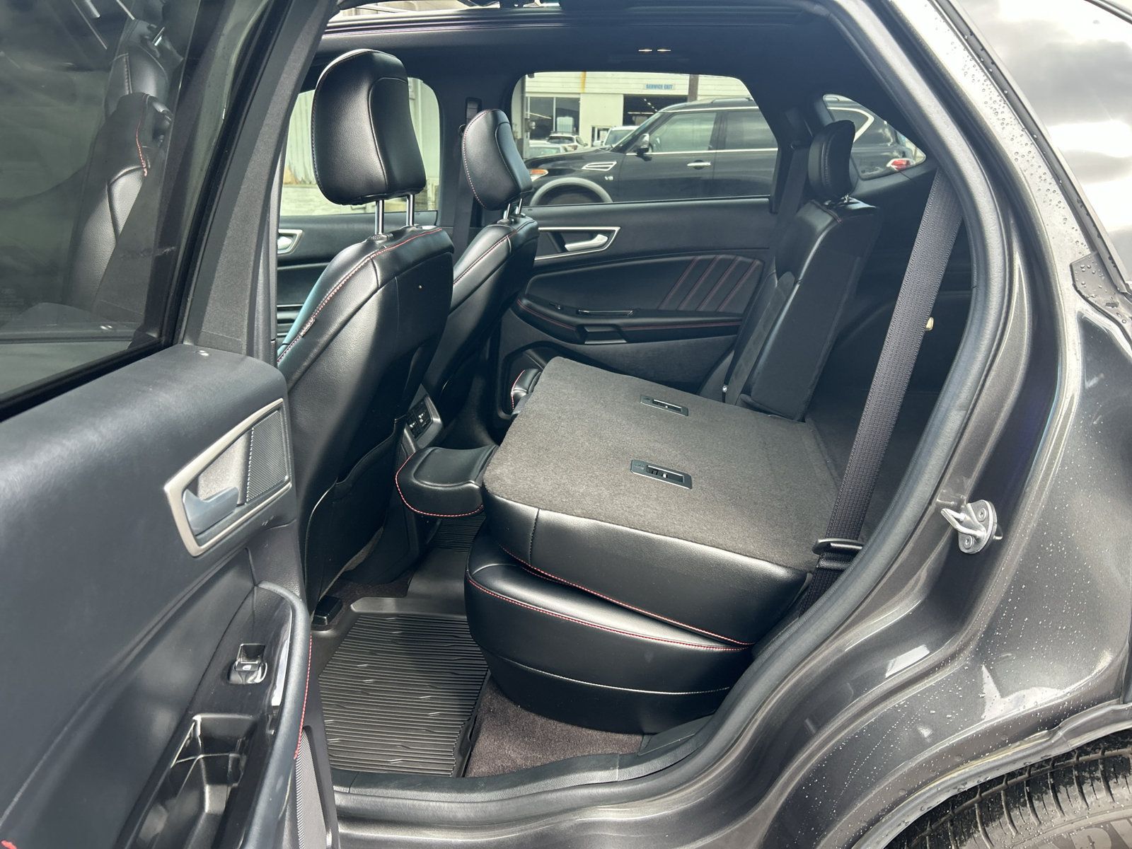Used 2020 Ford Edge ST-Line w/ Cold Weather Package AWD/4WD image 30
