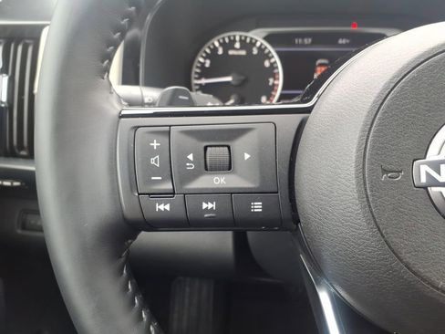 Used 2023 Nissan Pathfinder SL image 25