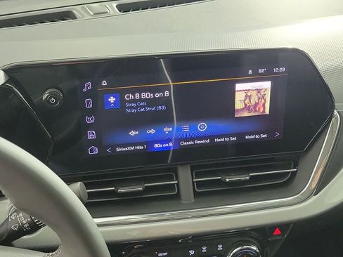 New 2026 Chevrolet Trax LT w/ Midnight Edition image 17