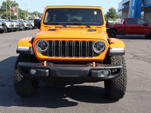 Used 2025 Jeep Wrangler Unlimited Rubicon AWD/4WD image 26