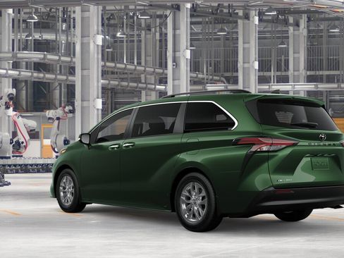New 2026 Toyota Sienna XLE AWD/4WD image 6